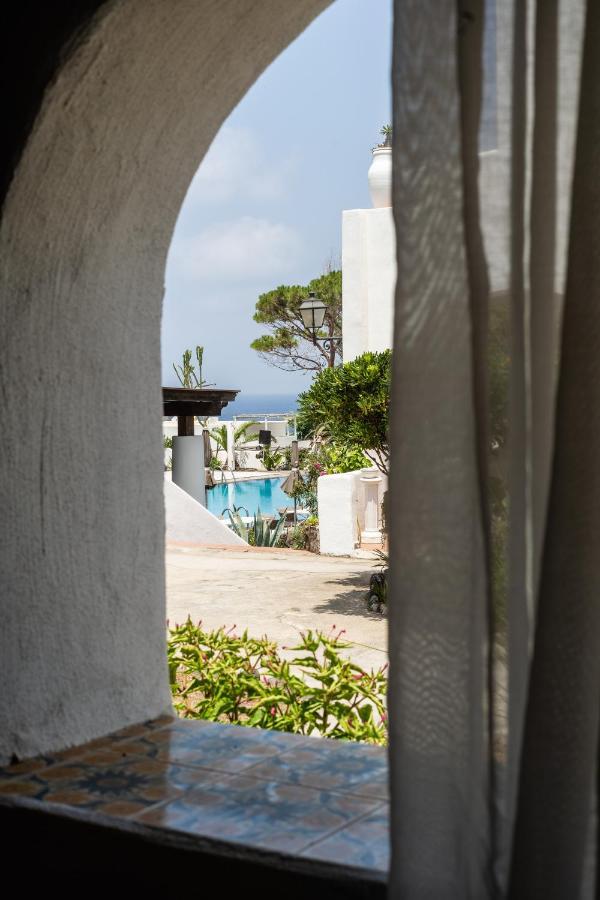 La Sciara Resort Hotel สตรอมโบลี ภายนอก รูปภาพ