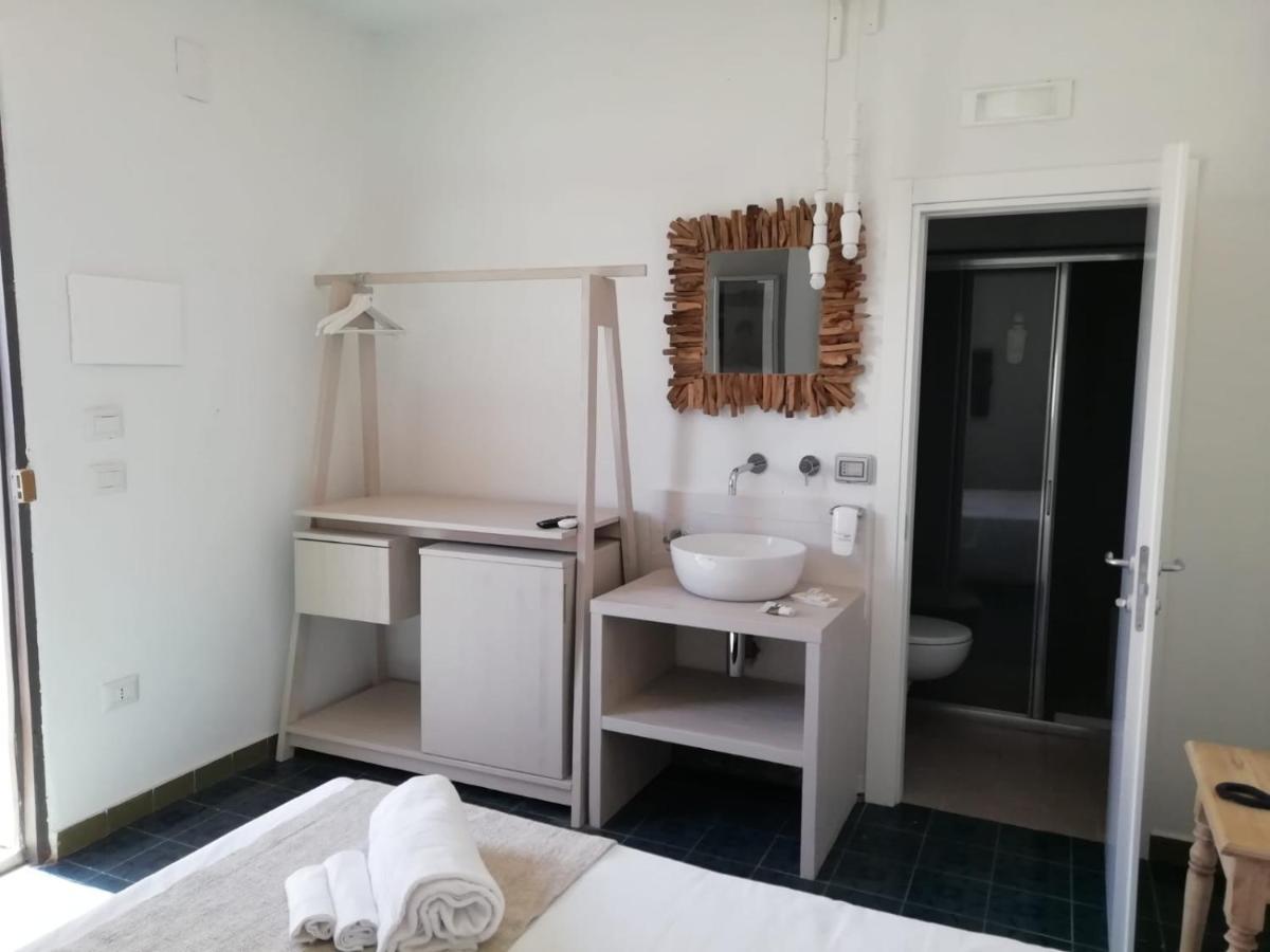 La Sciara Resort Hotel สตรอมโบลี ภายนอก รูปภาพ